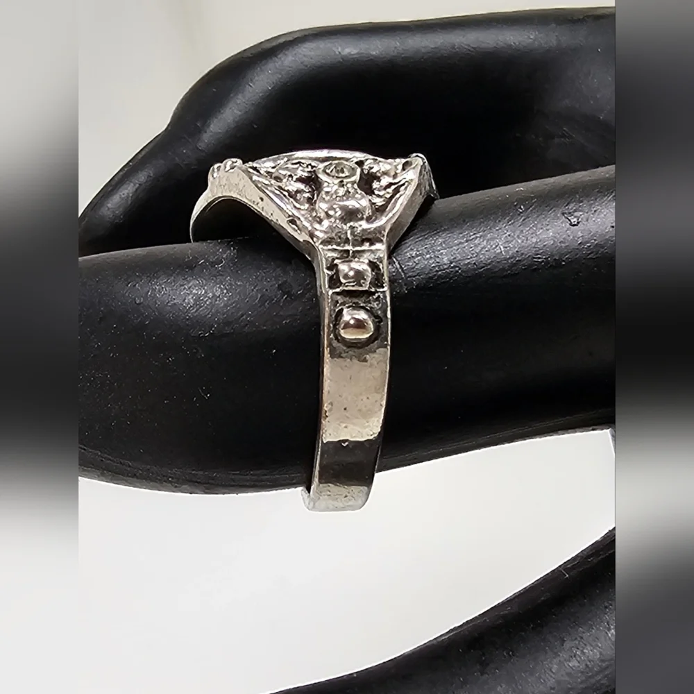 Elegant Silver and Red Gemstone Ring